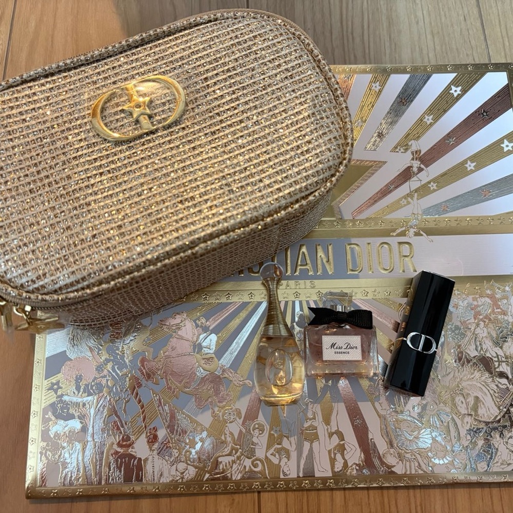 Dior Gift Set - Picture 5 of 9